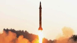 Tên lửa đạn đạo của Triều Tiên. Ảnh: Tân Hoa xã/Sina.