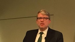 Quyền Trợ lý Bộ Quốc phòng Mỹ phụ trách các vấn đề an ninh châu Á - Thái Bình Dương David Helvey. Ảnh: VOA.