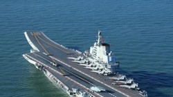 Tàu sân bay Liêu Ninh của Hải quân Trung Quốc được cải tạo từ tàu Varyag của Ukraine. Ảnh: Ifeng.