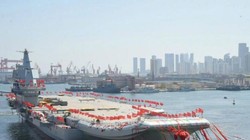 Ngày 26/4/2017, Trung Quốc hạ thủy tàu sân bay tự chế đầu tiên Type 001A. Ảnh: Cankao.