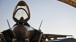 Ngày 30/10/2017, hai máy bay chiến đấu tàng hình F-35A của không quân Mỹ đã bay đến Nhật Bản. Ảnh: Sina.