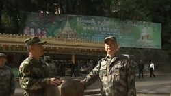 Ông Thường Vạn Toàn, Bộ trưởng Quốc phòng Trung Quốc (bên phải) đến Vân Nam thị sát. Ảnh: Sohu.