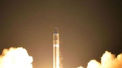 Ngày 29/11/2017, Triều Tiên phóng thử tên lửa đạn đạo xuyên lục địa Hwasong-15. Ảnh: KCNA.