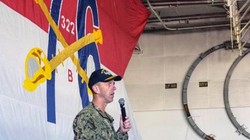 Đô đốc John Richardson. Tư lệnh hải quân Mỹ trên tàu sân bay USS Ronald Reagan. Ảnh: Stars and Stripes.