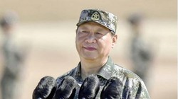 Chủ tịch Trung Quốc Tập Cận Bình trong Lễ duyệt binh kỷ niệm tròn 90 năm thành lập quân đội Trung Quốc ngày 30/7/2017. Ảnh: Nikkei.