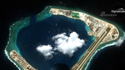 Trung Quốc đã xây dựng bất hợp pháp đường băng sân bay rộng 60 m, dài 3.250 trên đá Xu Bi, quần đảo Trường Sa, Việt Nam. Ảnh: Sina.