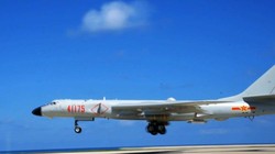 Gần đây, không quân Trung Quốc tiến hành huấn luyện cất, hạ cánh phi pháp máy bay ném bom H-6K trên đảo Phú Lâm, quần đảo Hoàng Sa, Việt Nam. Ảnh: Ifeng.