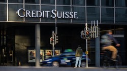 Sự sụp đổ của SVB đã làm tăng mối lo ngại đối vói Credit Suisse vốn đã gặp khó khăn trong thời gian dài (Ảnh: CNN)