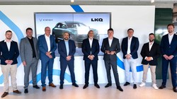 Vinfast và LKQ Netherlands công bố hợp tác chiến lược về mạng lưới dịch vụ và hậu mãi 