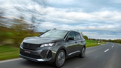 Sở hữu xe Peugeot giá từ 808 triệu đồng cùng quà tặng hấp dẫn 