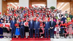 Agribank nhận Bằng khen của Thủ tướng Chính phủ cho các đóng góp xóa nhà tạm, nhà dột nát