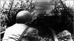 Lính biên phòng Liên Xô giám sát biên giới với Trung Quốc năm 1969