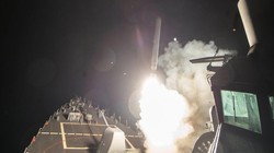 Khu trục hạm Mỹ phóng tên lửa Tomahawk