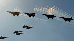 Phi đội tiêm kích biễu diễn của Nga