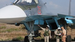 Phi công Nga kiểm tra chiến đấu cơ Su-34 trước giờ xuất kích tại Syria
