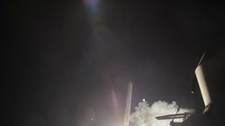 Chiến hạm Mỹ phóng tên lửa Tomahawk tấn công Syria