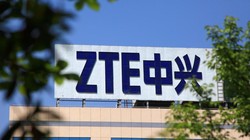 Tập đoàn ZTE Trung Quốc vừa bất ngờ thoát khỏi sự trừng phạt của ông Trump
