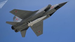 Tiêm kích đánh chặn tầm xa Mig-31 mang tên lửa Kinzhal