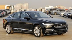 S90 là mẫu sedan mới nhất của Volvo được bán ra thị trường hồi cuối năm 2016. Trước đó, dòng xe này đã nhận được những đánh giá tích cực về thiết kế và công nghệ, với giải thưởng xe thương mại có thiết kế ấn tượng nhất năm 2015. 