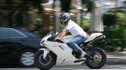 Cảm nhận sportbike huyền thoại Ducati 1198 tại Sài Gòn