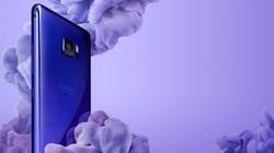 HTC U Ultra là chiếc flagship đầu tiên chạy Android được giới thiệu trong năm 2017.