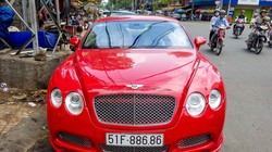 Bentley Continental GT là mẫu xe sang trọng, hai cửa, bốn chỗ ngồi, được sản xuất từ năm 2003. Số lượng xe loại này tại Việt Nam lên tới hàng chục chiếc, tuy nhiên chủ yếu mang màu đen, màu đỏ khá hiếm. 