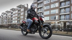 Yamaha YS125 2017: Xe côn tay cho người mới bắt đầu