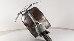 Sau hơn 70 năm phát triển, mới đây danh tính của chiếc Vespa được cho là cổ nhất trên thế giới hiện nay vừa được mang ra bán đấu giá.