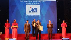 Ông Uông Đông Hưng – Phó Tổng Giám đốc MB nhận danh hiệu TOP 1 nhóm Ngân hàng cổ phần trong Bảng xếp hạng BP500