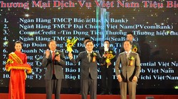 Đại diện của SeaBank nhận giải