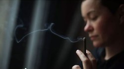 Có 18,4% người dùng điện thoại di động hiện đang có thói quen hút thuốc