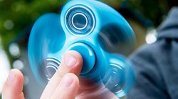 Nhanh như tốc độ xoay của cái Fidget Spinner vậy.
