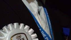 Phạm Huy chia sẻ niềm vui về giải thưởng với bạn bè.
