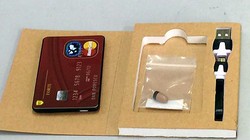 Thiết bị thu âm dạng thẻ ATM.