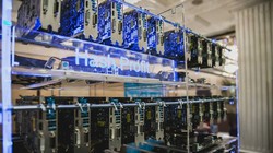 'Chăn trâu thuê' để đào Bitcoin giá 1,7 triệu/tháng ở Sài Gòn