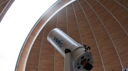 Kính thiên văn được đặt tại Đài thiên văn Nha Trang. Ảnh Vietnamnet