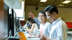 Theo thống kê của Bộ Kinh tế và Công thương Nhật Bản (METI), đến khoảng năm 2020 Nhật Bản sẽ cần đến khoảng gần 50.000 nhân viên ngành công nghệ thông tin. Ảnh: SVVN