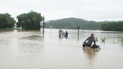 Ngập lụt tại huyện Tuy An, tỉnh Phú Yên - Ảnh: KHẮC NHO
