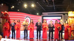 Các đại biểu cắt băng khánh thành Trung tâm Quay số mở thưởng