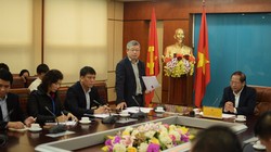 Ông Nguyễn Thanh Lâm, Cục trưởng Cục Phát thanh, Truyền hình & Thông tin điện tử (Bộ TT&TT) trao đổi tại buổi làm việc.