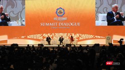 Buổi hội đàm về vấn đề “Xây dựng Kết nối và Cộng đồng Trong Thời Kỳ Công Nghệ Chi Phối Thế Giới"