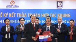 Ông Nguyễn Văn Thân, Chủ tịch VINASME và ông Nguyễn Đình Thắng, Chủ tịch Hội đồng Quản trị LienVietPostBank ký thỏa thuận hợp tác.