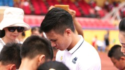 Quang Hải sẽ truyền cảm hứng đến các em học sinh.