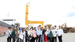 Sinh viên ĐH Trà Vinh tham quan thực tế tại Cảng Cần Thơ