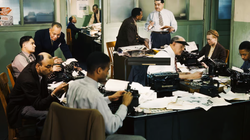 Sự phát triển nhanh chóng của AI đang gây ra nhiều thách thức đối với báo chí và truyền thông (Ảnh: The Economist)