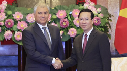 Chủ tịch nước Võ Văn Thưởng tiếp Chủ tịch Duma Quốc gia Nga Vyacheslav Viktorovich Volodin. (Ảnh: Thống Nhất/TTXVN)