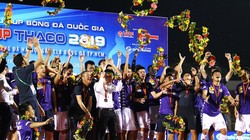 CLB hoàn tất cú ăn ba của mùa giải. Ảnh HNFC.