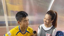 Hiệp 2 thì HLV Quang Trường mới tung Văn Đức vào sân, khi đó, lối chơi của đội bóng xứ Nghệ mới khởi sắc hơn chút.. Ảnh SLFC.