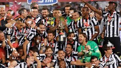 Chỉ cần một cuộc gọi của đội trưởng Giorgio Chiellini, toàn bộ thành viên trong đội đã đồng ý giảm lương. Ảnh CLB