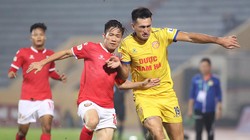 “Lão tướng” Lê Tấn Tài sinh năm 1984 chính là cầu thủ chinh chiến nhiều nhất của tân binh V.League. Ảnh VPF 